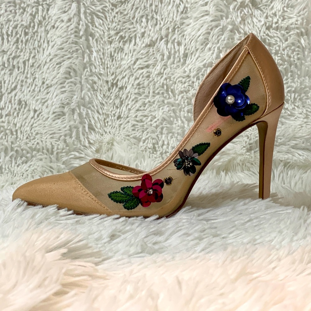 Betsey Johnson Flower Pump
